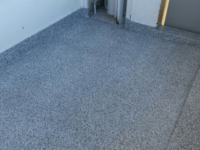 Balkonsanierung mit Flüssigkunststoff Oberflächenfarbe in hellgrau-dunkelgrau